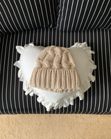Cable Knit Beanie in Beige — AREUMIEUR, detail 1
