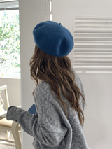 Painter Wool Beret in Peacock Blue, classic wool beret — AREUMIEUR, look 1
