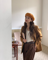 Painter Wool Beret in Pumpkin, classic wool beret — AREUMIEUR, look 6