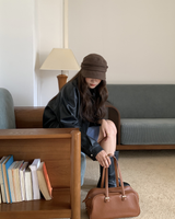 Pleated Newsboy Cap in Coffee Brown — AREUMIEUR, look 1